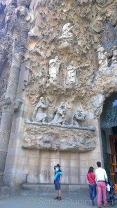 Sagrada Familia - Richard pointing at a turkey